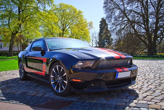 Mustang negro, Vehículos domésticos vs vehículos importados