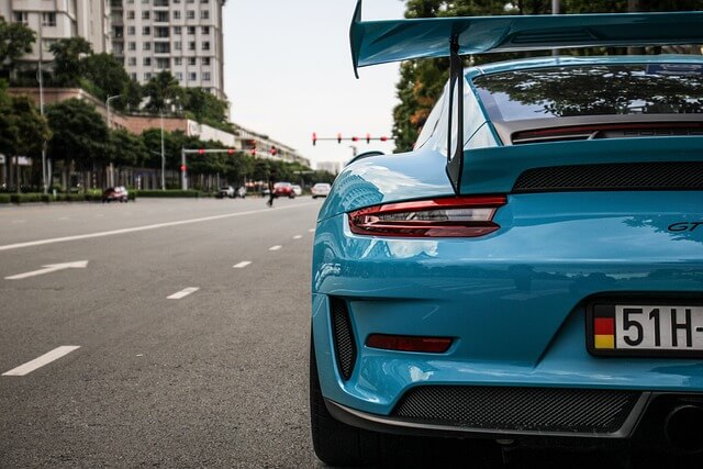 un Porsche azul autos deportivos